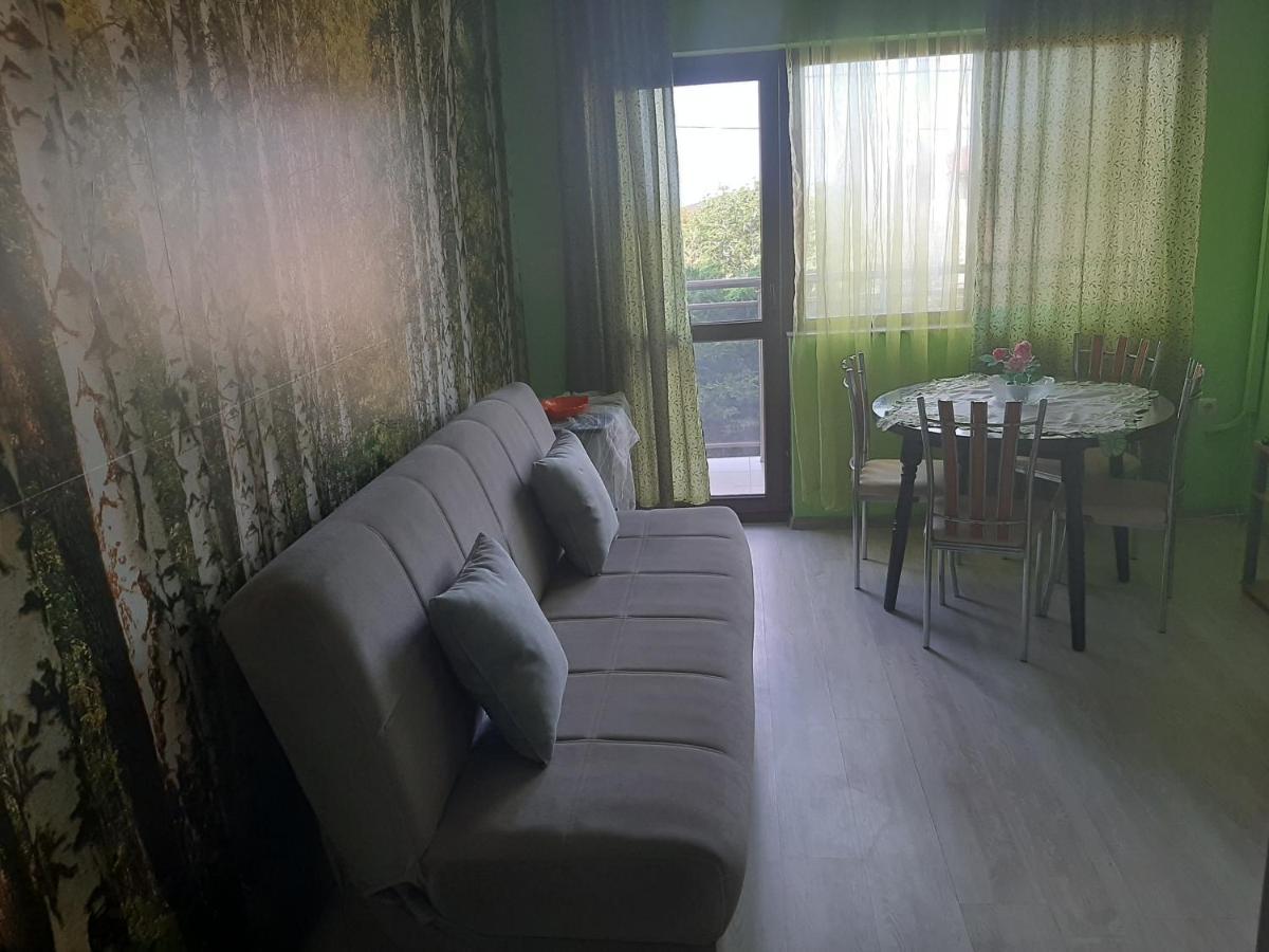 Guest House By The Captain Varna ภายนอก รูปภาพ