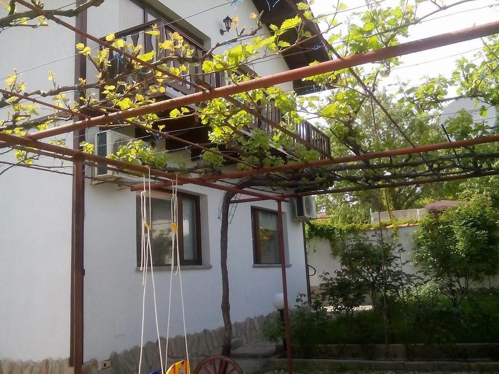 Guest House By The Captain Varna ภายนอก รูปภาพ