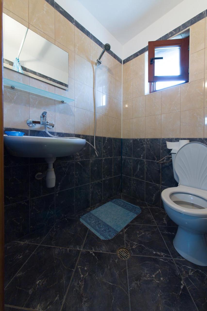 Guest House By The Captain Varna ภายนอก รูปภาพ