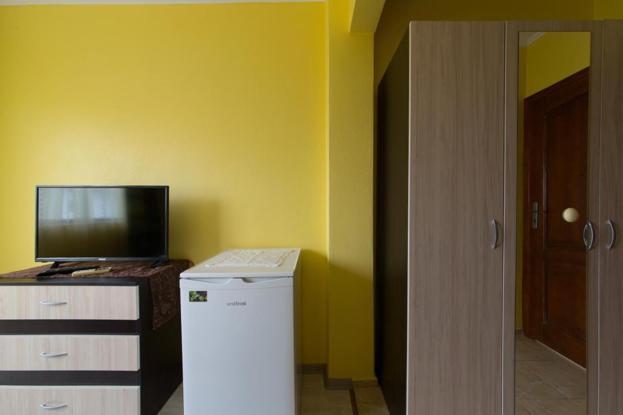 Guest House By The Captain Varna ภายนอก รูปภาพ