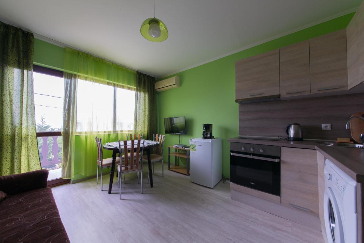 Guest House By The Captain Varna ภายนอก รูปภาพ